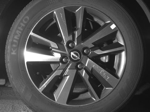 Used 2025 Nissan Versa SV FWD image 13
