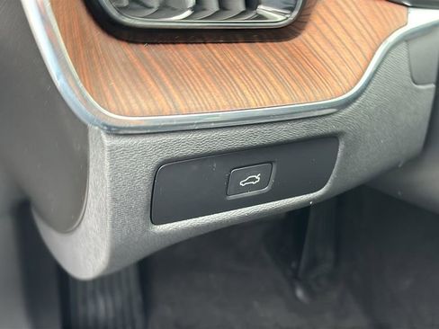 Certified 2023 Volvo XC60 B5 Plus w/ Climate Package AWD/4WD image 13