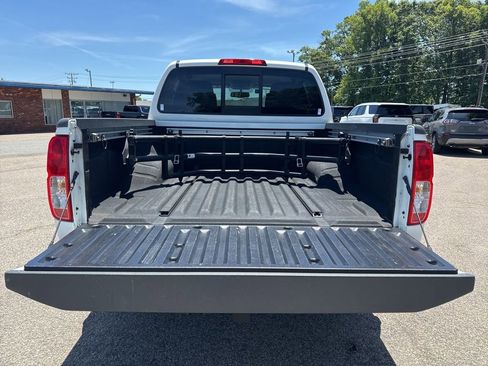 Used 2016 Nissan Frontier SV AWD/4WD image 26