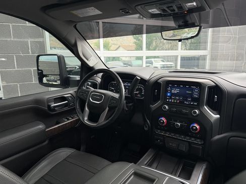 Used 2022 GMC Sierra 3500 Denali w/ Denali Black Diamond Edition AWD/4WD image 49