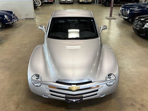 Used 2004 Chevrolet SSR w/ Preferred Equipment Group image 7