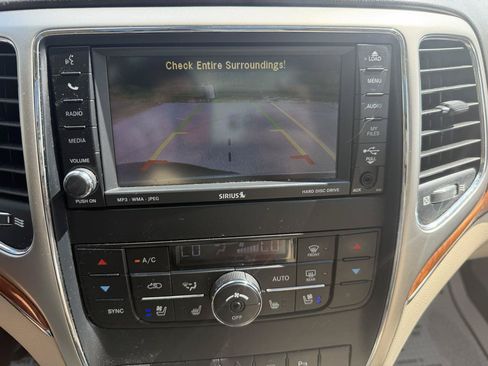 Used 2011 Jeep Grand Cherokee Overland AWD/4WD image 21