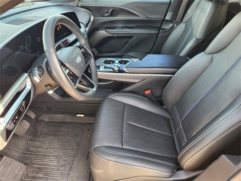 Used 2024 Cadillac Lyriq Luxury image 13