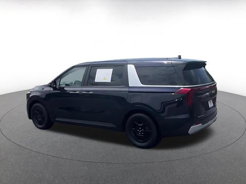 Used 2026 Kia Carnival FWD image 10