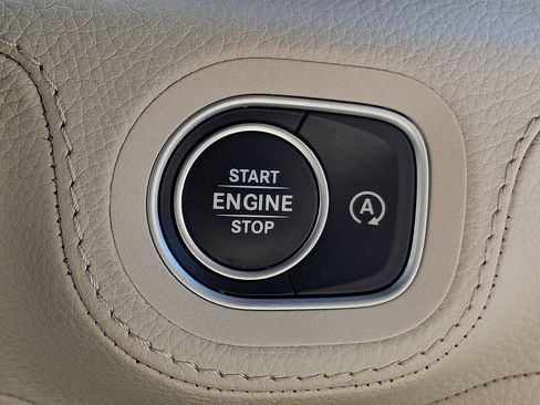 Used 2023 Mercedes-Benz GLS 450 4MATIC image 22