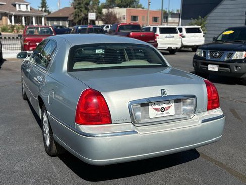 Used 2007 Lincoln Town Car Signature RWD image 5