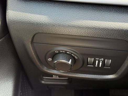 Certified 2025 Jeep Grand Cherokee Altitude AWD/4WD image 26