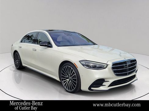 Certified 2022 Mercedes-Benz S 500 4MATIC image 1