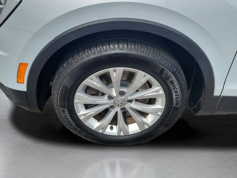Used 2018 Volkswagen Tiguan SEL image 37