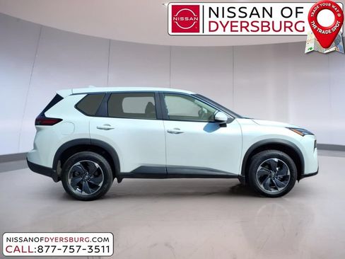 Used 2026 Nissan Rogue SV w/ Cold Weather Package FWD image 2