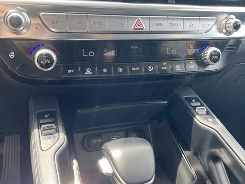 Used 2022 Kia Telluride EX w/ EX Premium Package AWD/4WD image 23