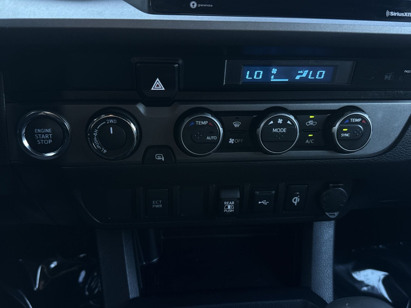 Used 2022 Toyota Tacoma TRD Off-Road AWD/4WD image 21