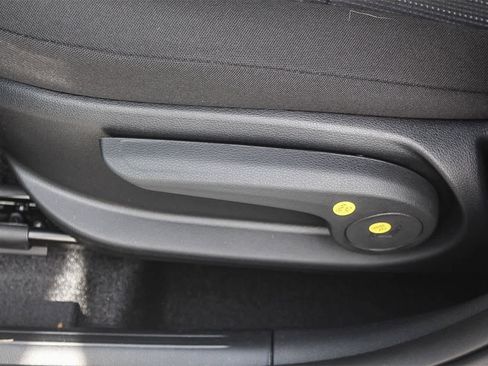 New 2026 Hyundai Venue SE image 28