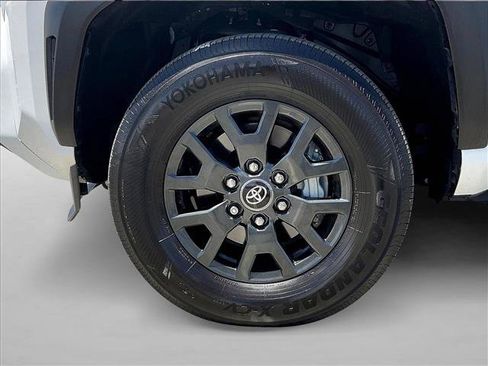Used 2025 Toyota 4Runner SR5 AWD/4WD image 10