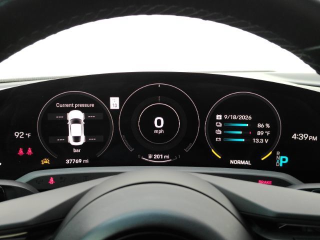 Used 2022 Porsche Taycan RWD image 39