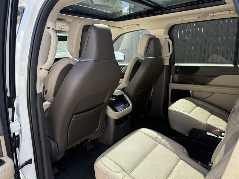 Used 2024 Lincoln Navigator Reserve AWD/4WD image 31