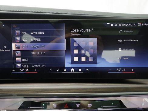 New 2026 BMW i7 xDrive60 w/ Premium Package AWD/4WD image 11