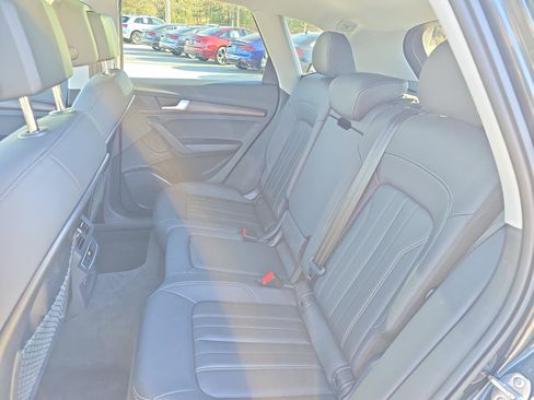 Certified 2025 Audi Q5 2.0T Premium w/ Convenience Plus Package image 14