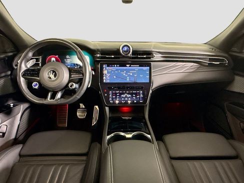 Used 2025 Maserati Grecale Modena AWD/4WD image 18