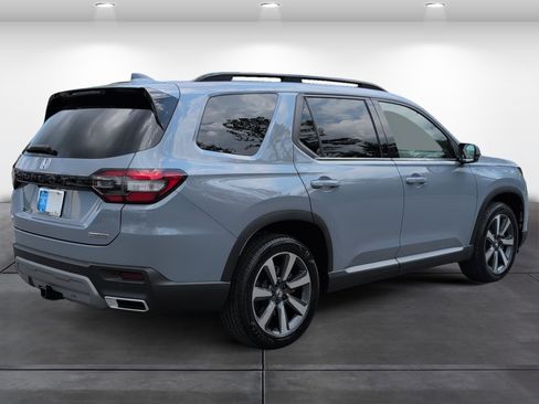 Certified 2025 Honda Pilot Touring image 5