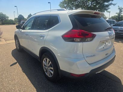 Used 2017 Nissan Rogue SV