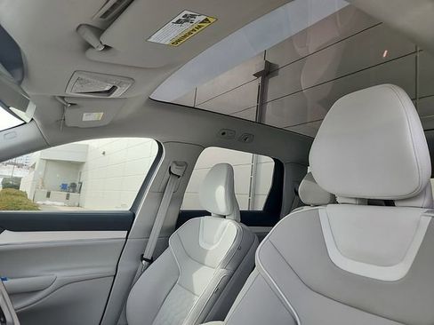 New 2025 Volvo EX90 Ultra image 24