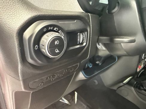Used 2024 Jeep Gladiator Sport AWD/4WD image 16