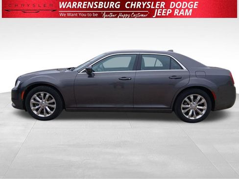 Used 2015 Chrysler 300 Limited w/ Driver Convenience Group image 7