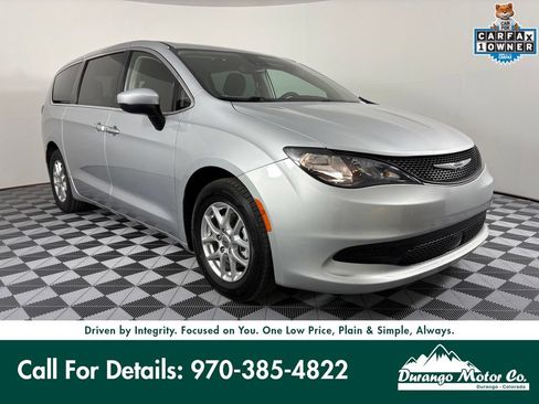 Used 2023 Chrysler Voyager LX FWD image 5