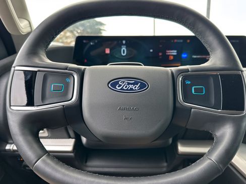 Used 2025 Ford Expedition Active AWD/4WD image 22