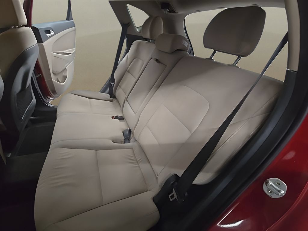 Used 2021 Hyundai Tucson SE FWD image 18