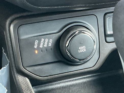 Used 2020 Jeep Renegade Latitude image 23