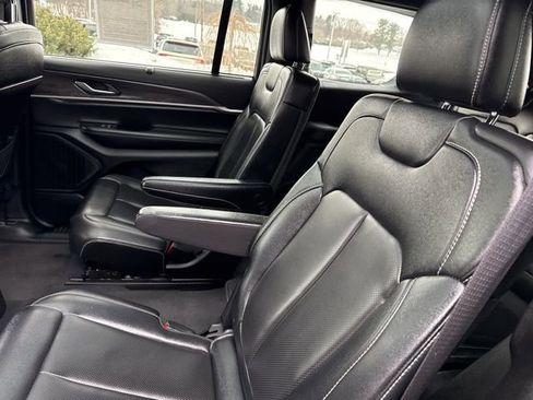 Used 2024 Jeep Grand Cherokee L Limited w/ Luxury Tech Group II image 27