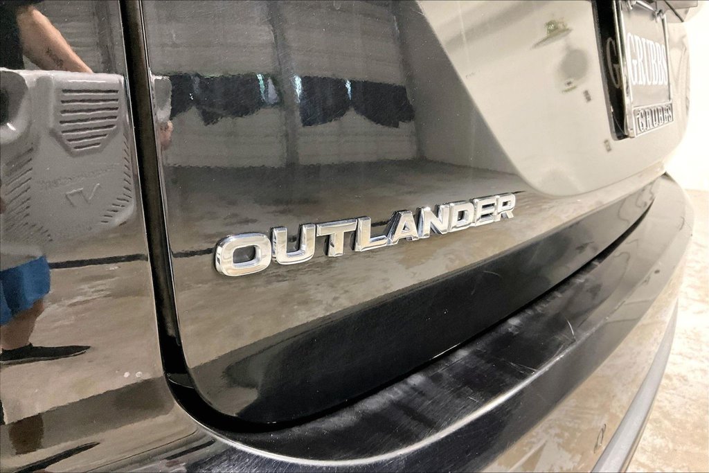 Used 2025 Mitsubishi Outlander SE AWD/4WD image 38
