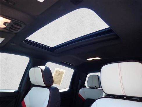 Used 2024 GMC Canyon AT4X AWD/4WD image 12