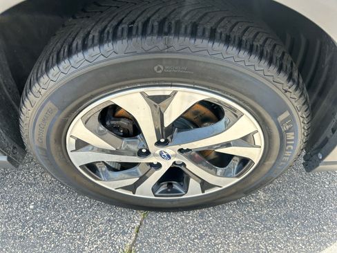 Used 2020 Subaru Outback Touring AWD/4WD image 9