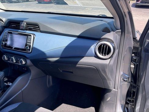 Used 2025 Nissan Versa SV FWD image 18