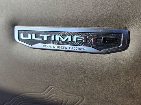 New 2026 GMC Acadia Denali Ultimate AWD/4WD image 17