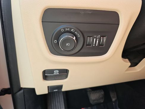 Used 2023 Jeep Grand Cherokee Limited AWD/4WD image 35