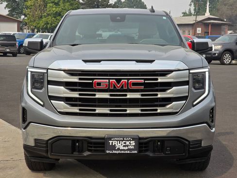 Used 2023 GMC Sierra 1500 SLE w/ Enhanced Capability Package image 8