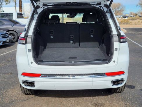 New 2024 Jeep Grand Cherokee Overland w/ Luxury Tech Group IV image 23