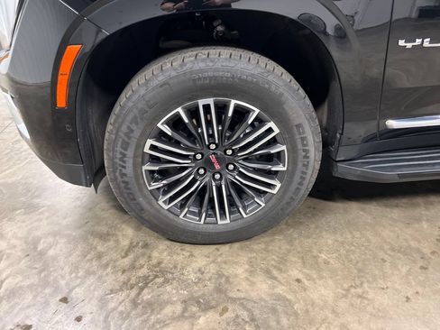 Certified 2025 GMC Yukon Elevation w/ Technology Package AWD/4WD image 10