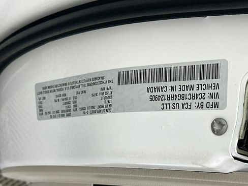 Used 2024 Chrysler Pacifica Touring-L FWD image 12