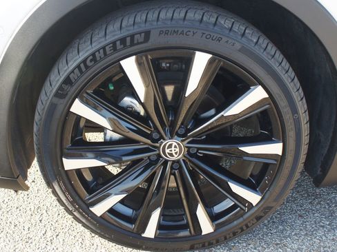 Used 2024 Toyota Crown Platinum image 26