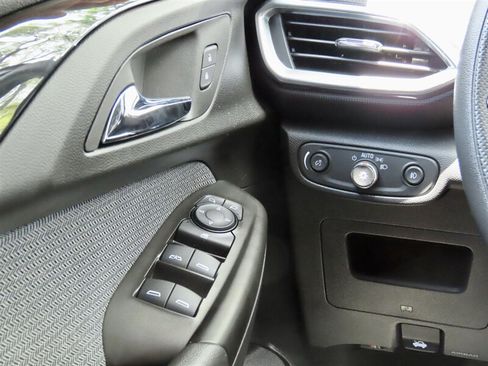 Used 2023 Chevrolet TrailBlazer LT w/ Driver Confidence Package AWD/4WD image 19