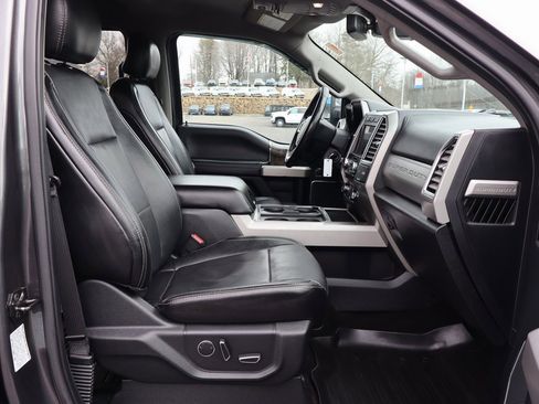 Used 2017 Ford F450 Lariat w/ Tow Technology Bundle image 26