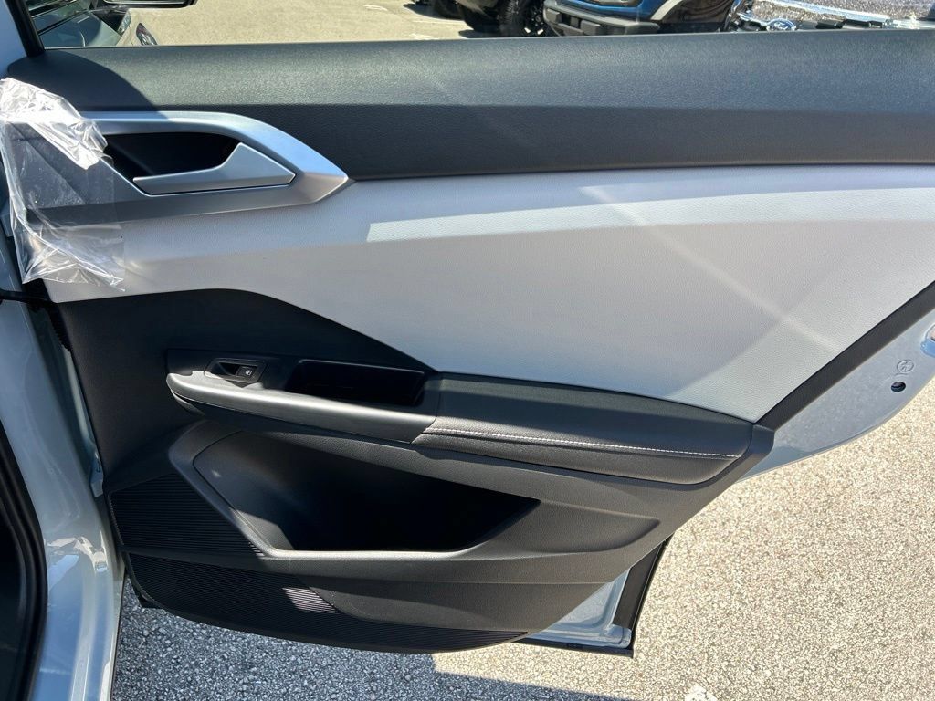 New 2026 Volkswagen Taos SE FWD image 46