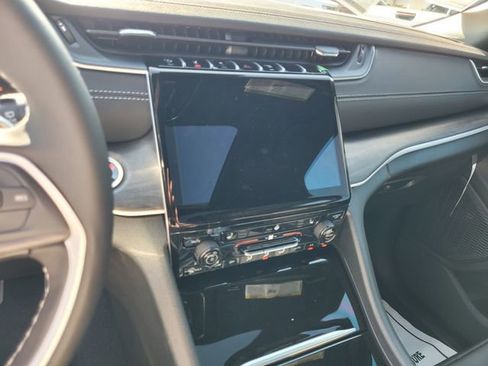 New 2025 Jeep Grand Cherokee L Limited w/ Trailer Tow Package image 25