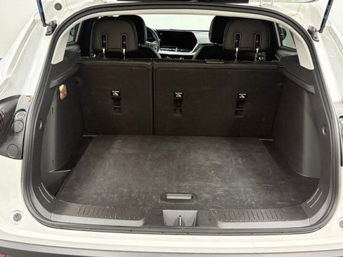 Used 2025 Chevrolet Trax LT image 7
