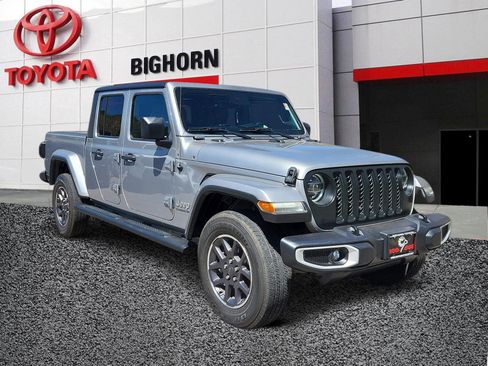 Used 2021 Jeep Gladiator Overland w/ Popular Equipment Package AWD/4WD image 1